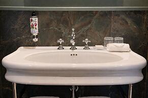 Neuilly Park Hotel