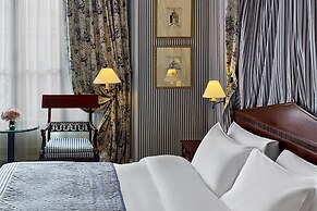 Le Dokhan’s Paris Arc de Triomphe, a Tribute Portfolio Hotel