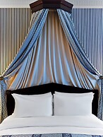 Le Dokhan’s Paris Arc de Triomphe, a Tribute Portfolio Hotel