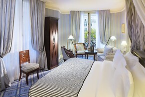 Le Dokhan’s Paris Arc de Triomphe, a Tribute Portfolio Hotel