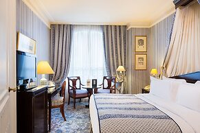 Le Dokhan’s Paris Arc de Triomphe, a Tribute Portfolio Hotel