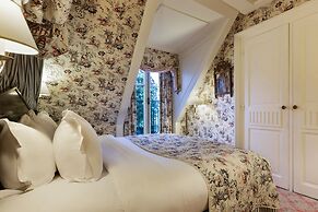 Le Dokhan’s Paris Arc de Triomphe, a Tribute Portfolio Hotel