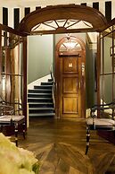 Le Dokhan’s Paris Arc de Triomphe, a Tribute Portfolio Hotel