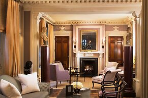 Le Dokhan’s Paris Arc de Triomphe, a Tribute Portfolio Hotel