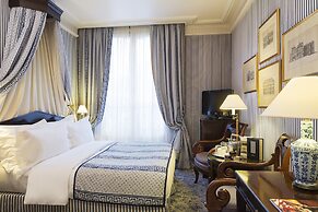 Le Dokhan’s Paris Arc de Triomphe, a Tribute Portfolio Hotel