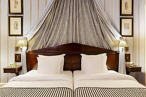 Le Dokhan’s Paris Arc de Triomphe, a Tribute Portfolio Hotel