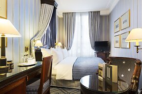 Le Dokhan’s Paris Arc de Triomphe, a Tribute Portfolio Hotel
