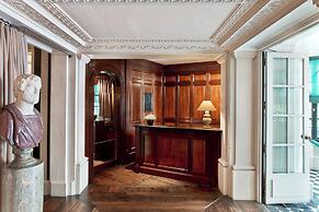 Le Dokhan’s Paris Arc de Triomphe, a Tribute Portfolio Hotel