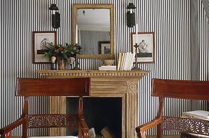 Le Dokhan’s Paris Arc de Triomphe, a Tribute Portfolio Hotel