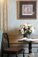 Le Dokhan’s Paris Arc de Triomphe, a Tribute Portfolio Hotel