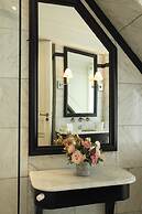 Le Dokhan’s Paris Arc de Triomphe, a Tribute Portfolio Hotel