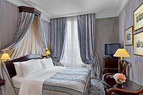 Le Dokhan’s Paris Arc de Triomphe, a Tribute Portfolio Hotel