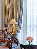 Le Dokhan’s Paris Arc de Triomphe, a Tribute Portfolio Hotel