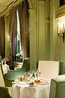 Le Dokhan’s Paris Arc de Triomphe, a Tribute Portfolio Hotel