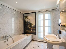 Aigle Noir Hotel Fontainebleau -  MGallery Collection