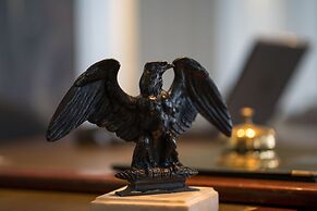 Aigle Noir Hotel Fontainebleau -  MGallery Collection