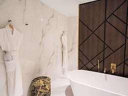 Aigle Noir Hotel Fontainebleau -  MGallery Collection