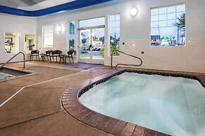 La Quinta Inn & Suites by Wyndham Newport