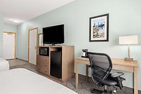 La Quinta Inn & Suites by Wyndham Newport