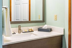 La Quinta Inn & Suites by Wyndham Newport