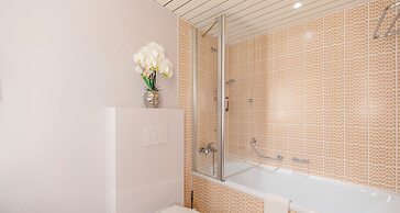 The Q - Quadro City Hotel