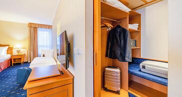 The Q - Quadro City Hotel