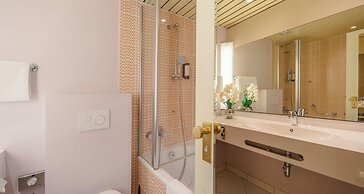 The Q - Quadro City Hotel