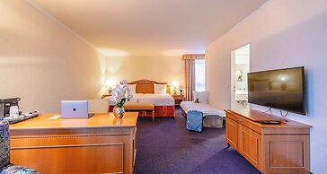 The Q - Quadro City Hotel