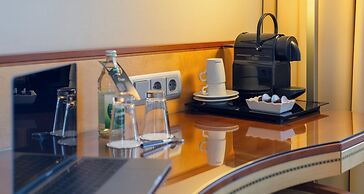 The Q - Quadro City Hotel