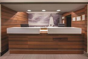 La Quinta Inn & Suites by Wyndham Erie