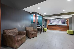 La Quinta Inn & Suites by Wyndham Erie