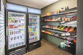 La Quinta Inn & Suites by Wyndham Erie