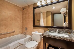 Best Western Plus Baker Street Inn