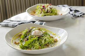 Best Western Plus Baker Street Inn