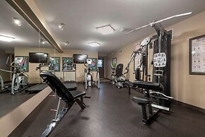 Best Western Plus Baker Street Inn