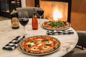 Best Western Plus Baker Street Inn