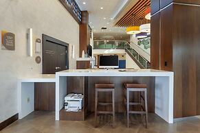 GLō Best Western Mississauga Corporate Centre