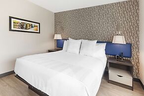 GLō Best Western Mississauga Corporate Centre