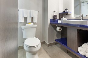 GLō Best Western Mississauga Corporate Centre