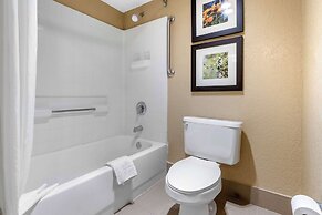 Comfort Inn Lathrop - Stockton Airport