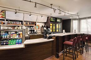 Courtyard by Marriott Topeka