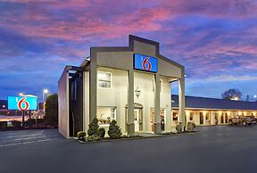 Motel 6 Washington, PA