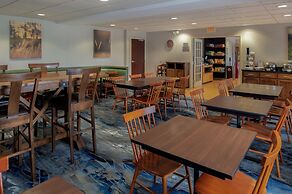 Fairfield Inn & Suites Dayton Troy