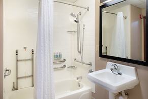 Fairfield Inn & Suites Dayton Troy