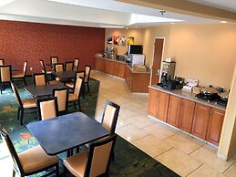 Country Inn & Suites by Radisson, Fayetteville I-95, NC