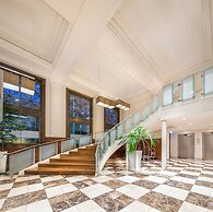 Batman’s Hill on Collins