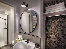 Batman’s Hill on Collins