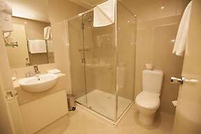 Best Western Plus Travel Inn Hotel