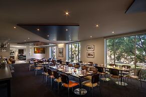 Best Western Plus Travel Inn Hotel