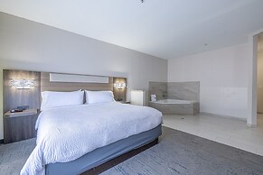 Holiday Inn Express & Suites College Station by IHG